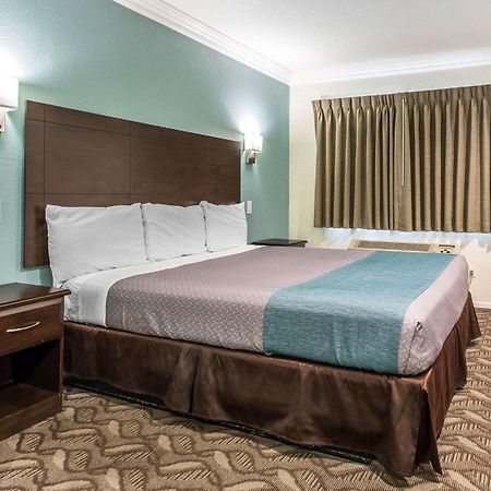 Rodeway Inn & Suites Інґлвуд Екстер'єр фото
