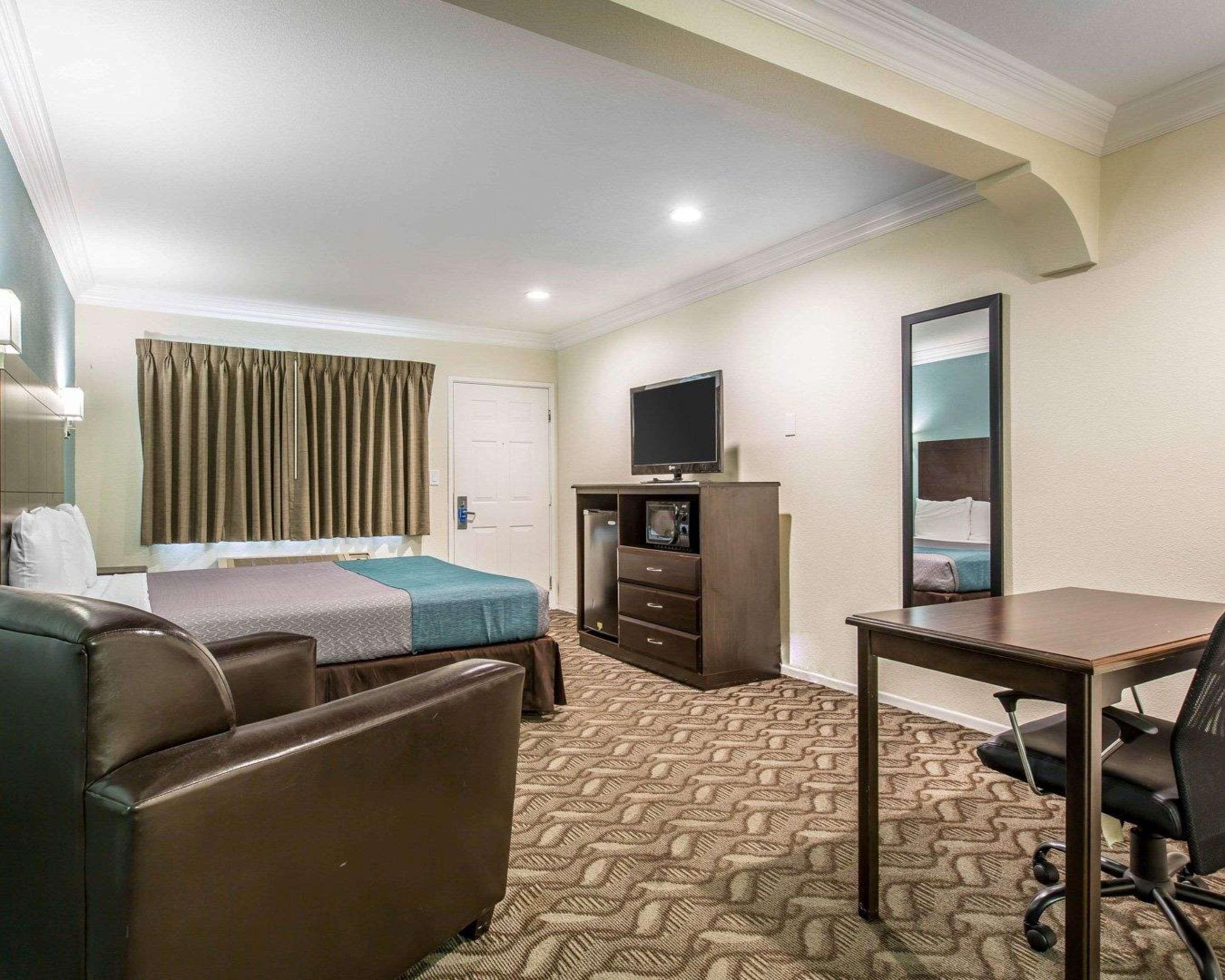 Rodeway Inn & Suites Інґлвуд Екстер'єр фото