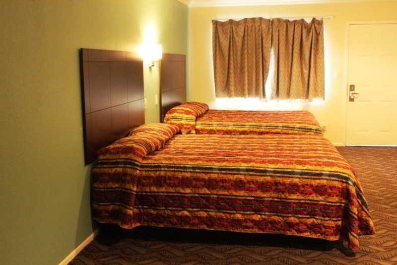 Rodeway Inn & Suites Інґлвуд Екстер'єр фото