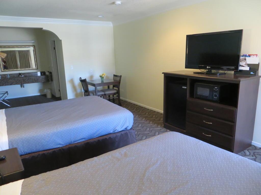 Rodeway Inn & Suites Інґлвуд Екстер'єр фото