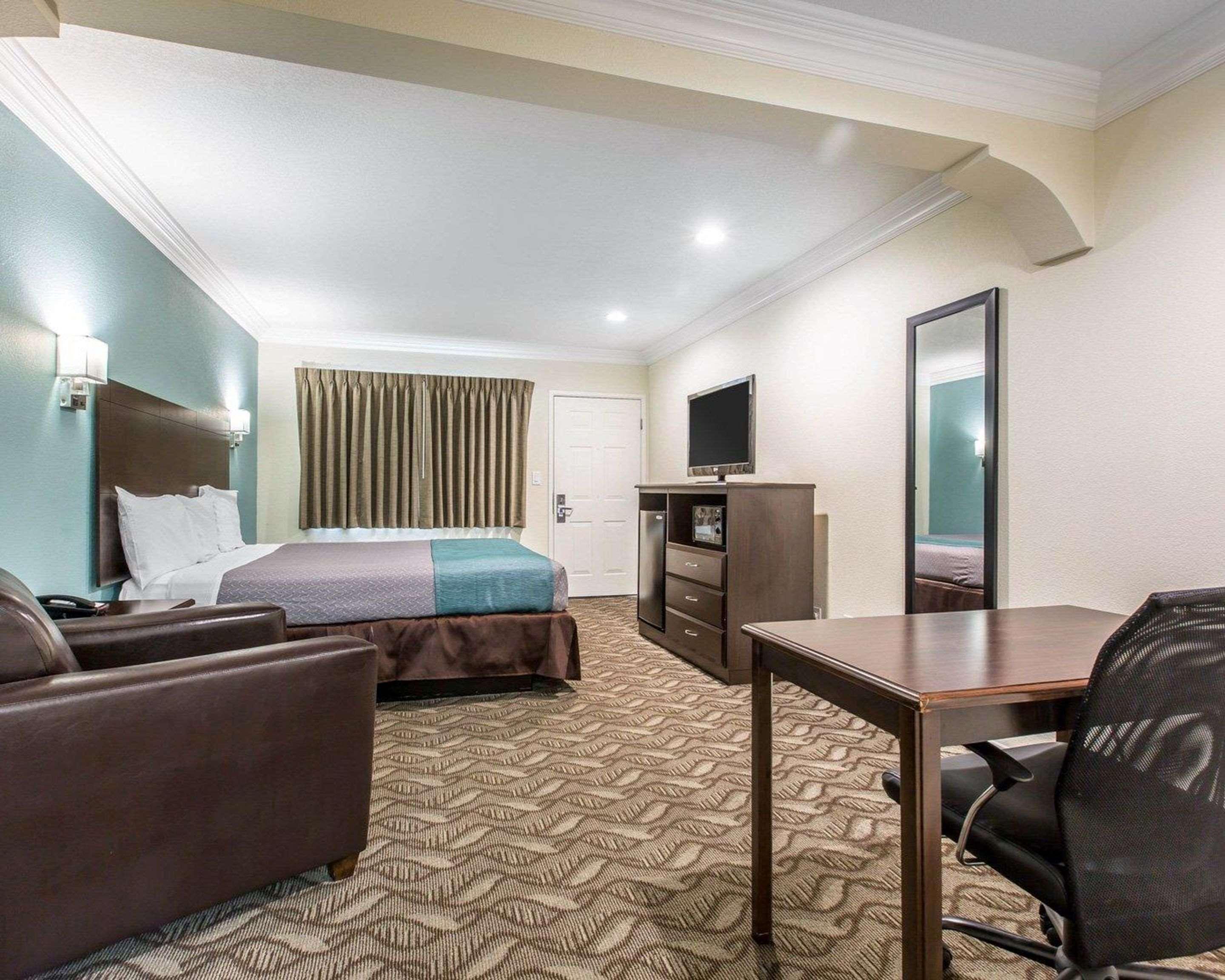 Rodeway Inn & Suites Інґлвуд Екстер'єр фото