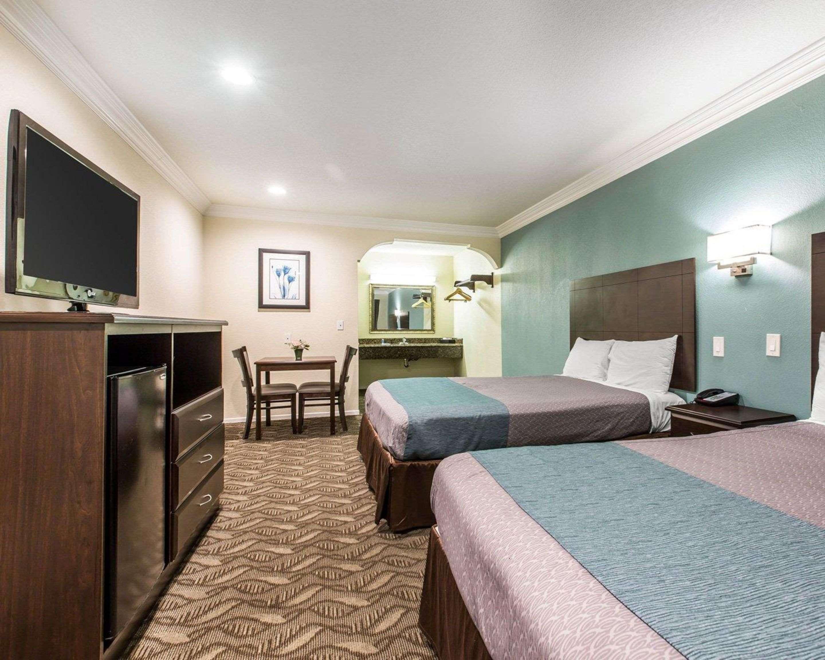 Rodeway Inn & Suites Інґлвуд Екстер'єр фото