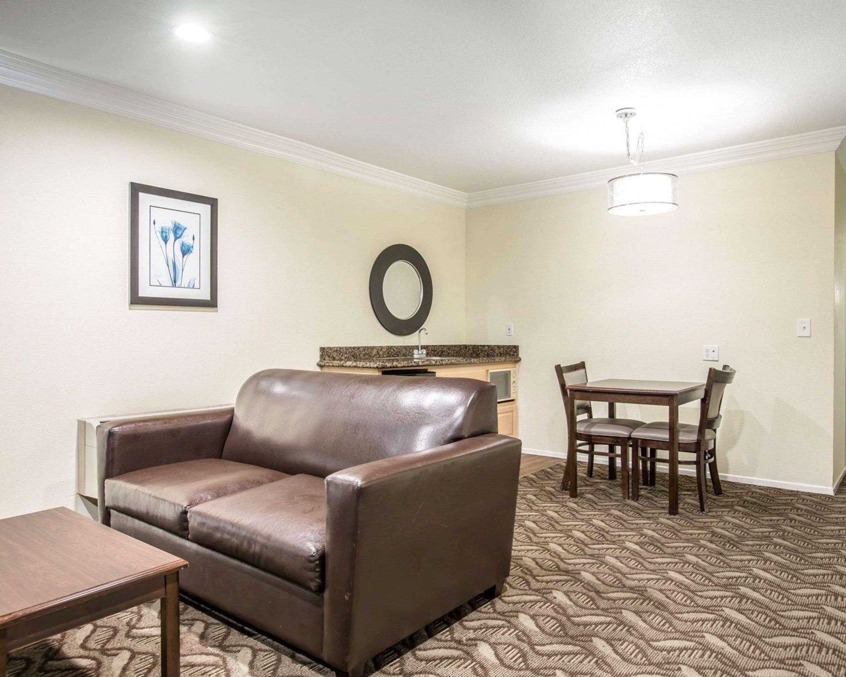 Rodeway Inn & Suites Інґлвуд Екстер'єр фото