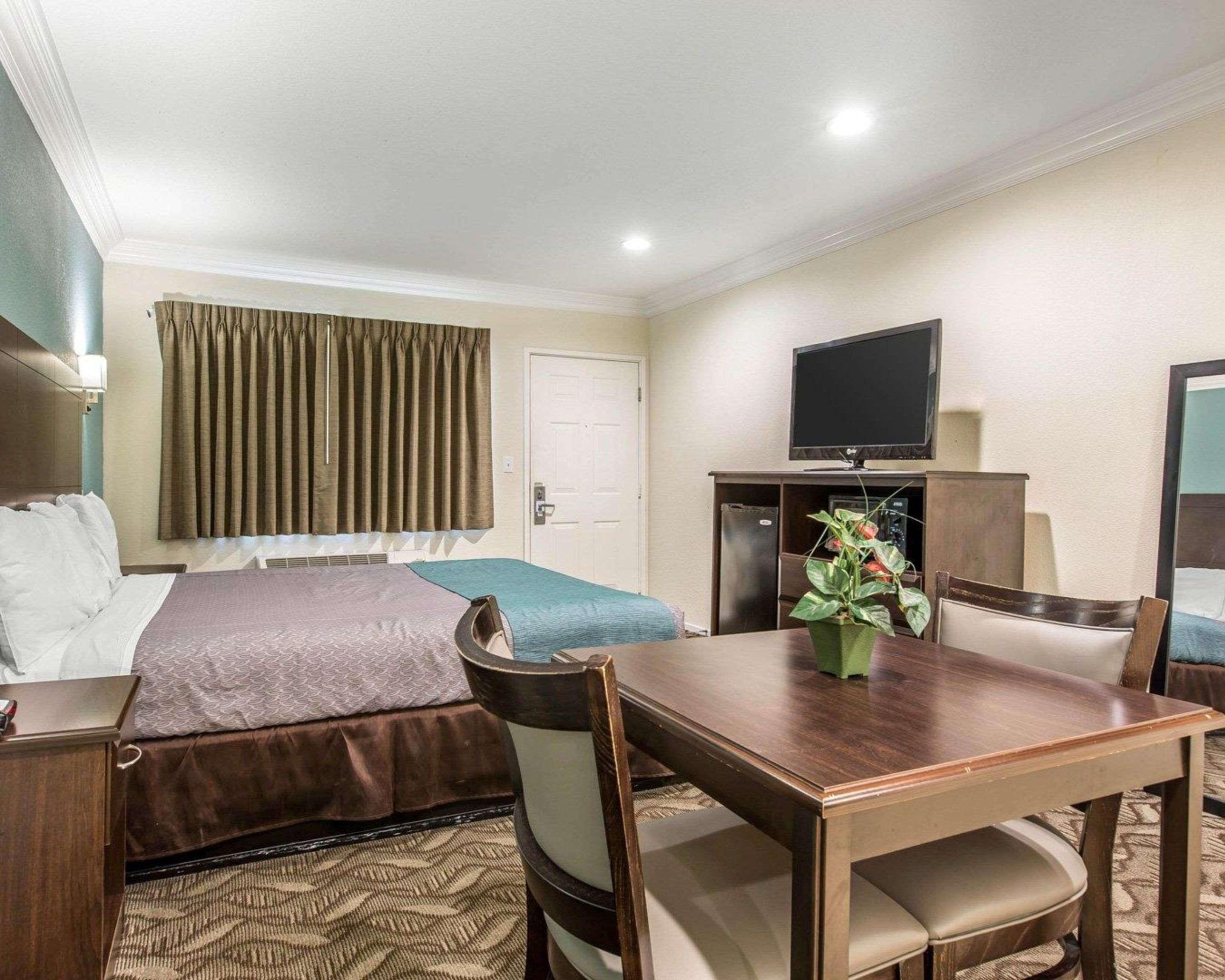 Rodeway Inn & Suites Інґлвуд Екстер'єр фото