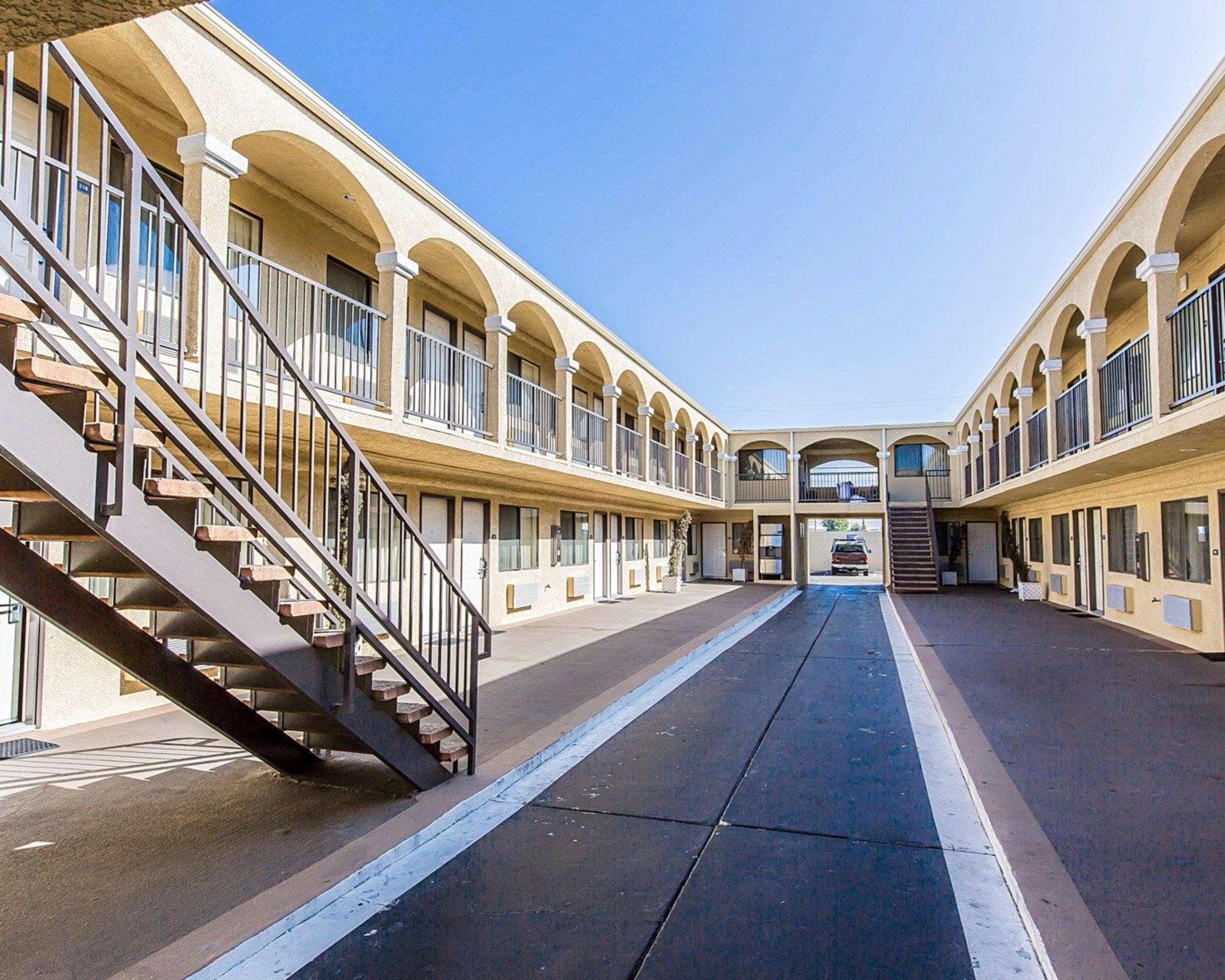 Rodeway Inn & Suites Інґлвуд Екстер'єр фото